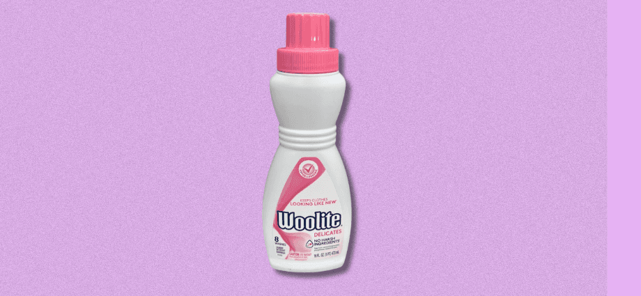Woolite Delicates Laundry Detergent Image