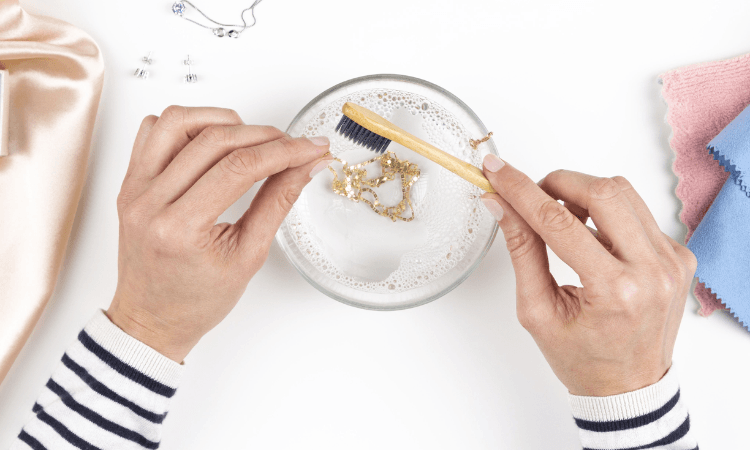 Jewelry Cleaning Tips-image