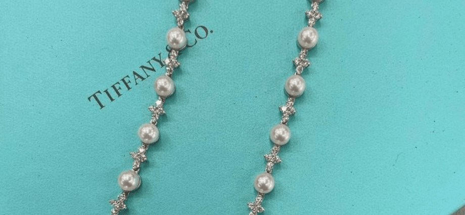 Platinum Diamond And Pearl Necklace Image